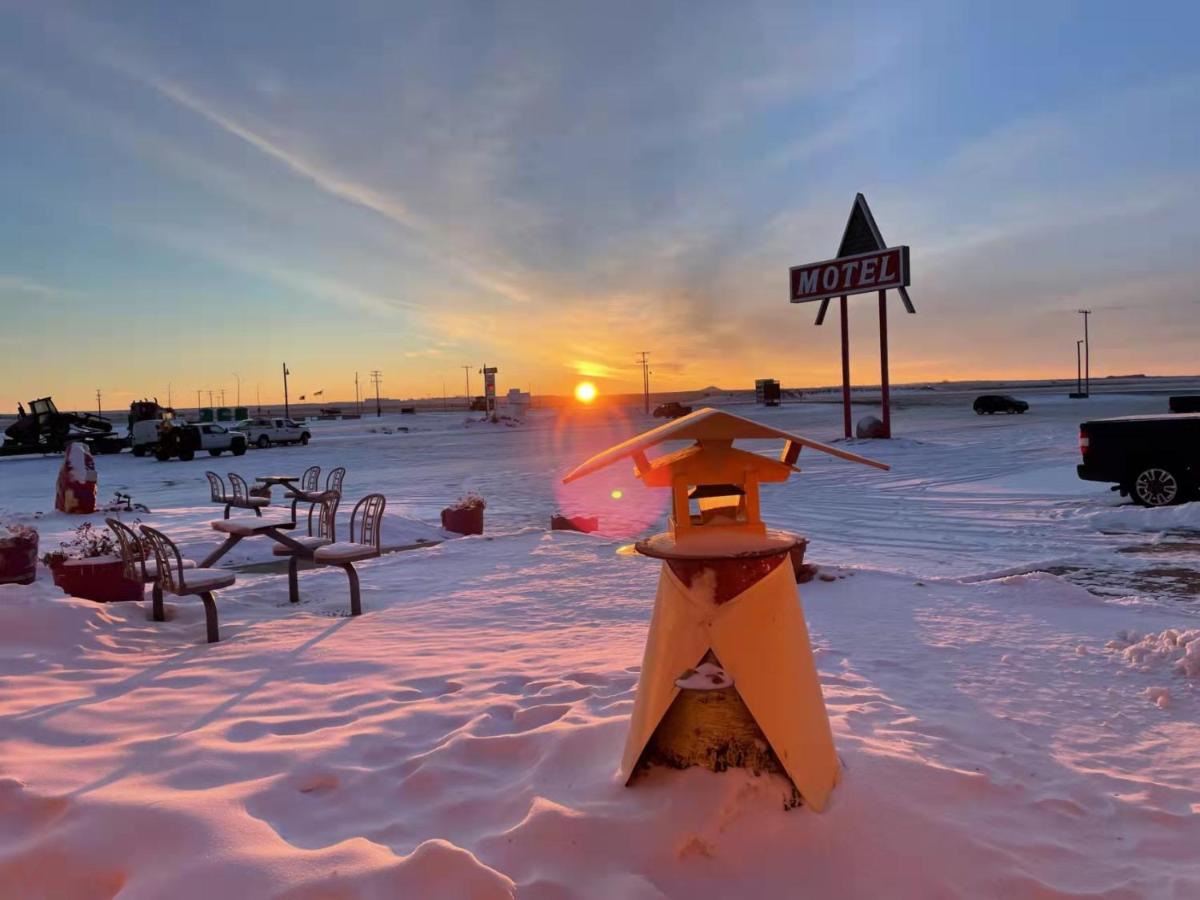 Dundurn Motel Екстериор снимка