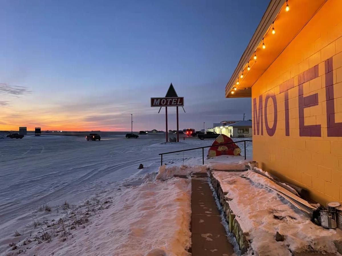 Dundurn Motel Екстериор снимка