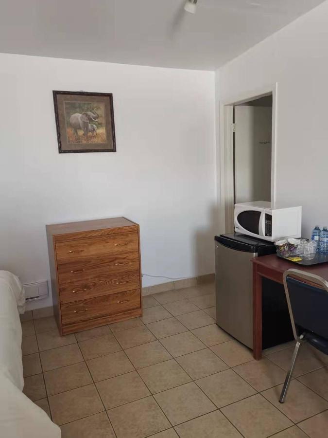 Dundurn Motel Екстериор снимка