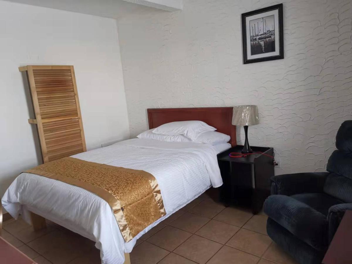 Dundurn Motel Екстериор снимка