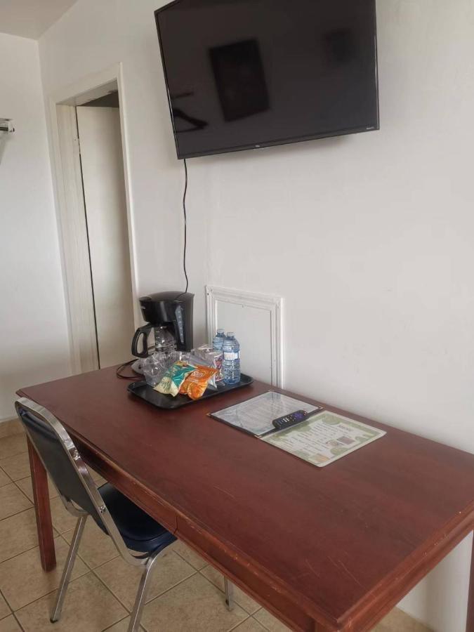 Dundurn Motel Екстериор снимка