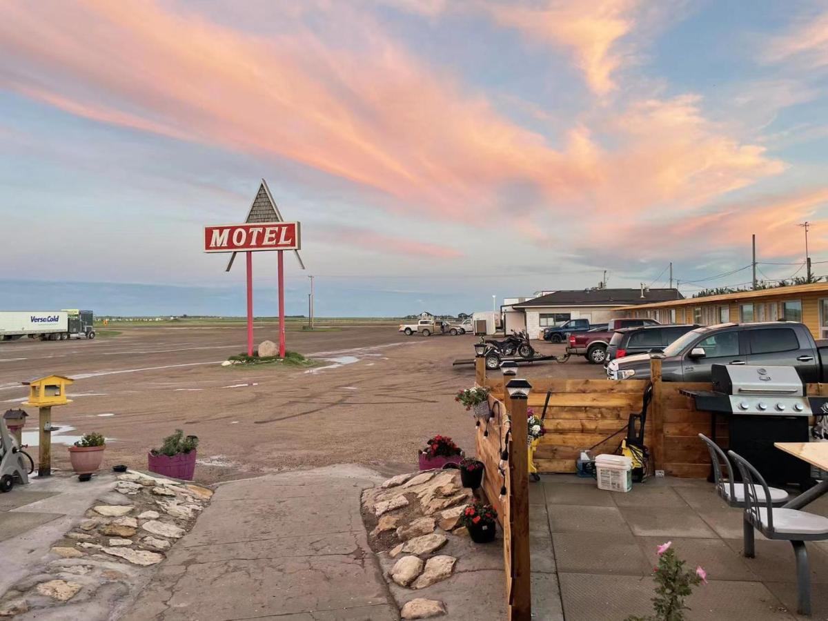 Dundurn Motel Екстериор снимка